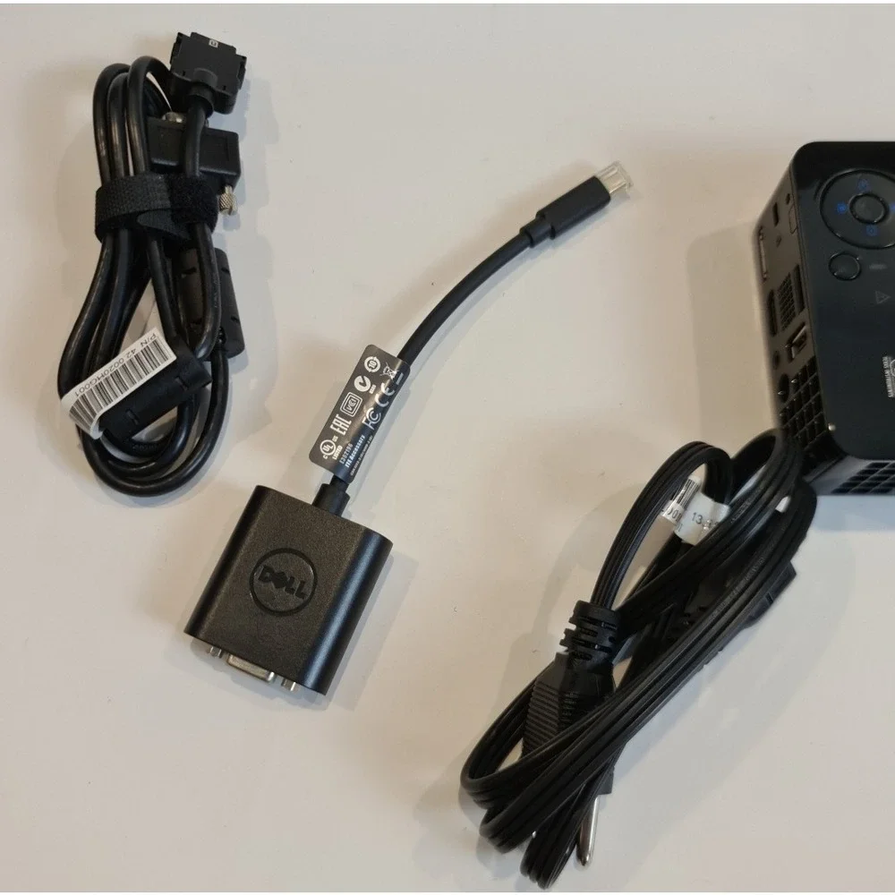 Dell M110 Ultra-Mobile DLP Projector Black with Case‎ and Cables WXGA 300 Lumens